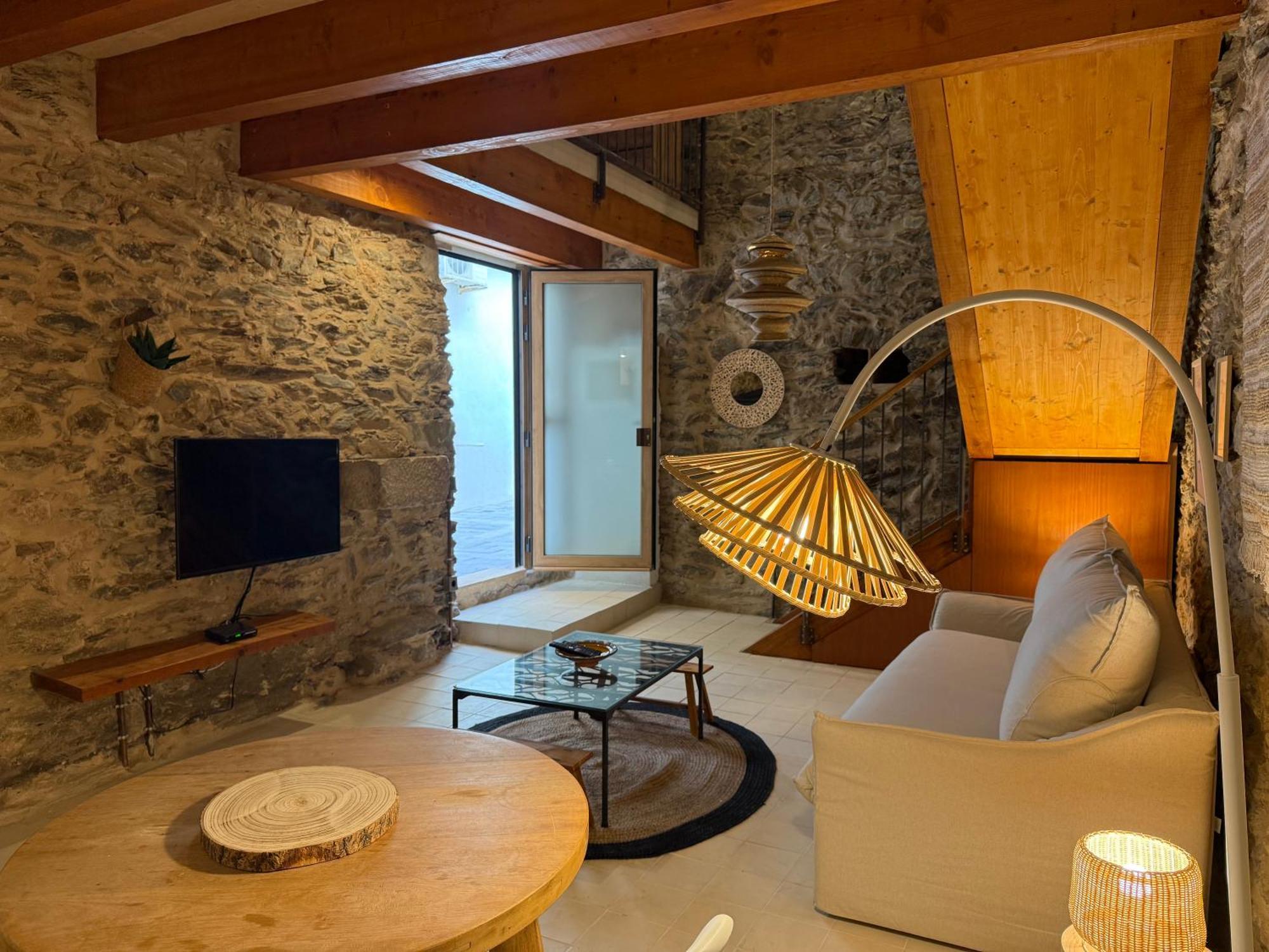 Agi Porthos Apartment *